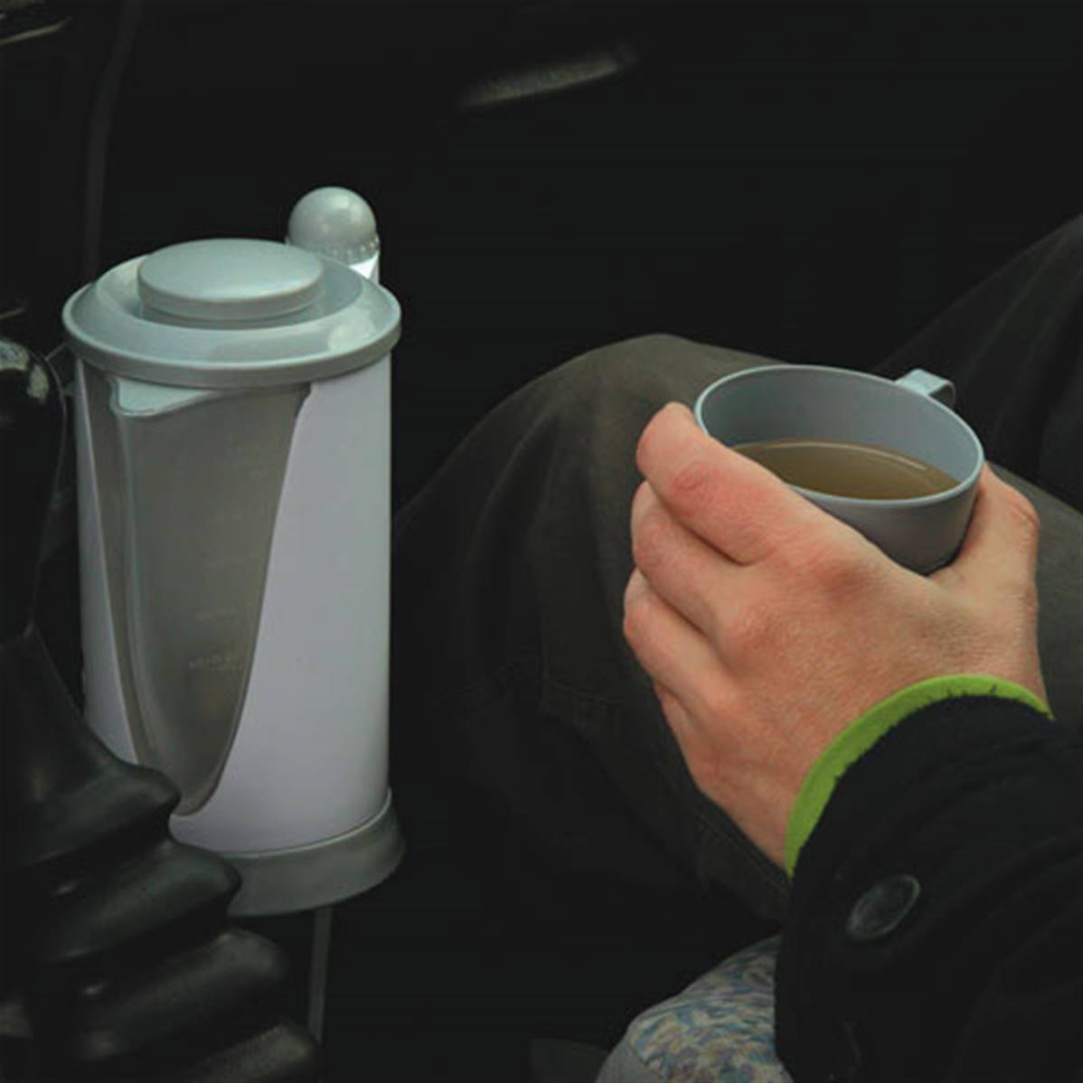 YESM Bouilloire Electrique Chauffe-Eau Cafetière Thé Voiture Camping 24V  1300ML NOUVEAU